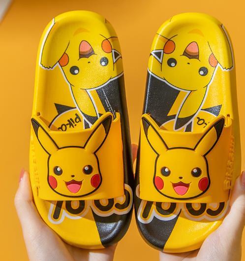 Chinelo Nuvem Pikachu-1063